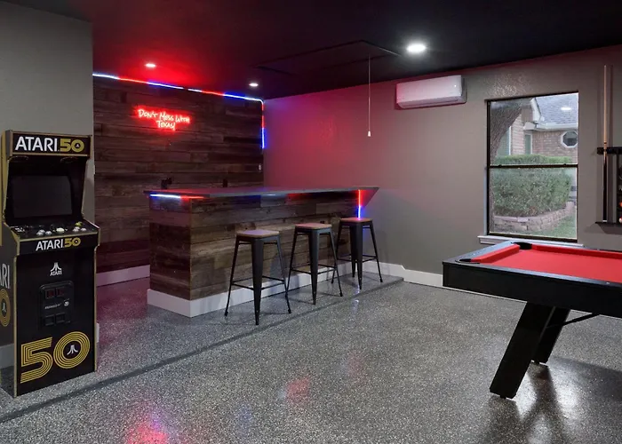 Hot Tub, Game Room, Fire Pit Round Rock